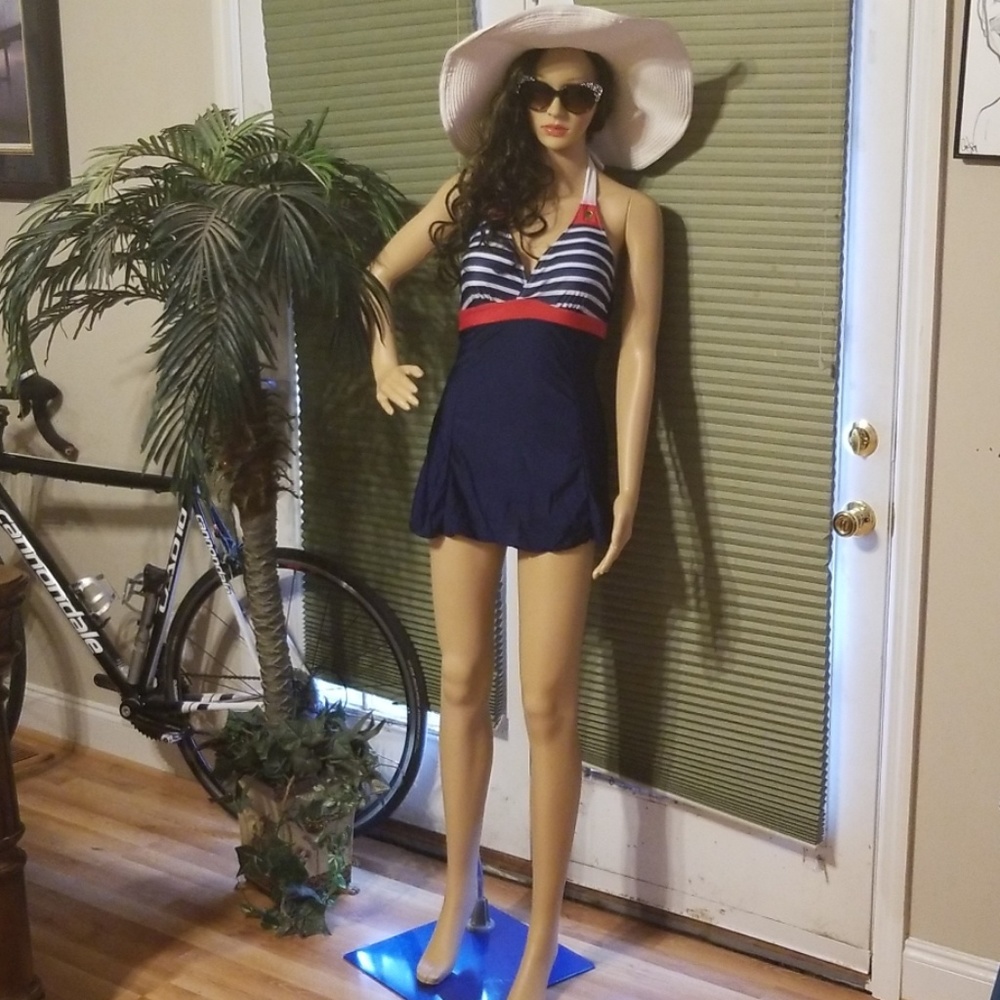 **SOLD**   *3 for $15* NWOT skirted tankini sz XL